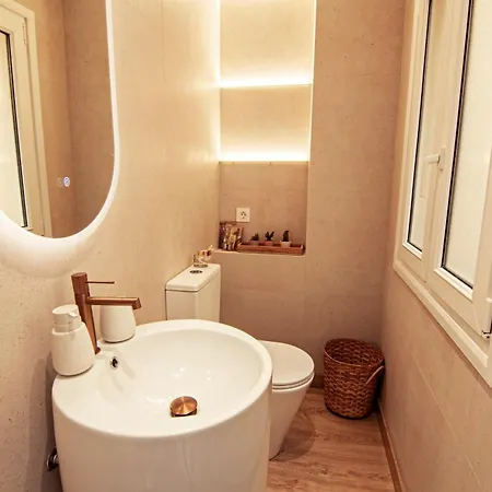 Mara's Seaviews -beachfront - Duplex Penthouse Appartamento *